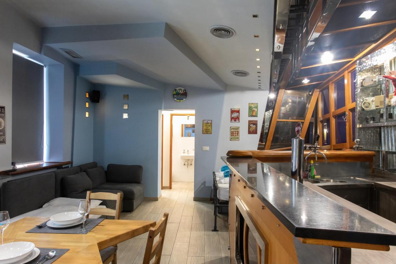 In Pub Kamera Klub Apatment-city Center Apartment