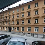 Stay In Pub Kamera Klub Apatment-City Center